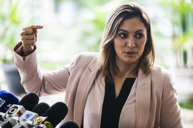 Michelle Bolsonaro aparece pela 1ª vez na propaganda do marido