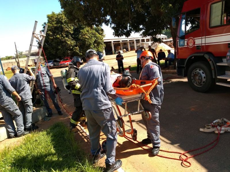 Bombeiros fazem simulado confinado no Daep