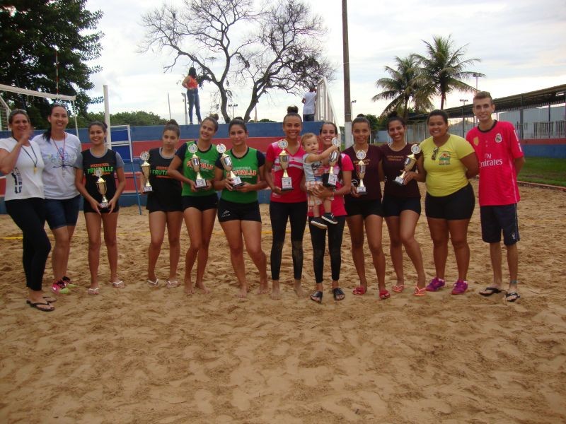 Vôlei de Areia do Lago masculino reúne 24 participantes