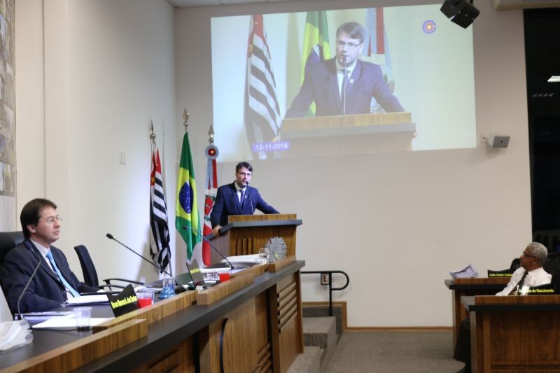 Câmara Municipal questiona medicamentos com vencimento próximo