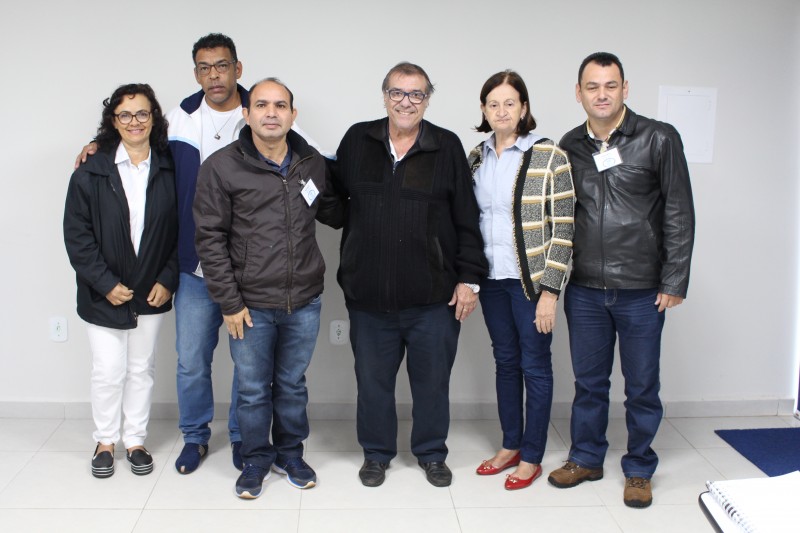 Comitiva de Ibiporã faz visita técnica no laboratório do Daep