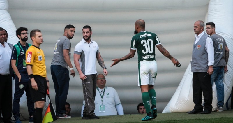 Bola rolou no domingo com grandes jogos