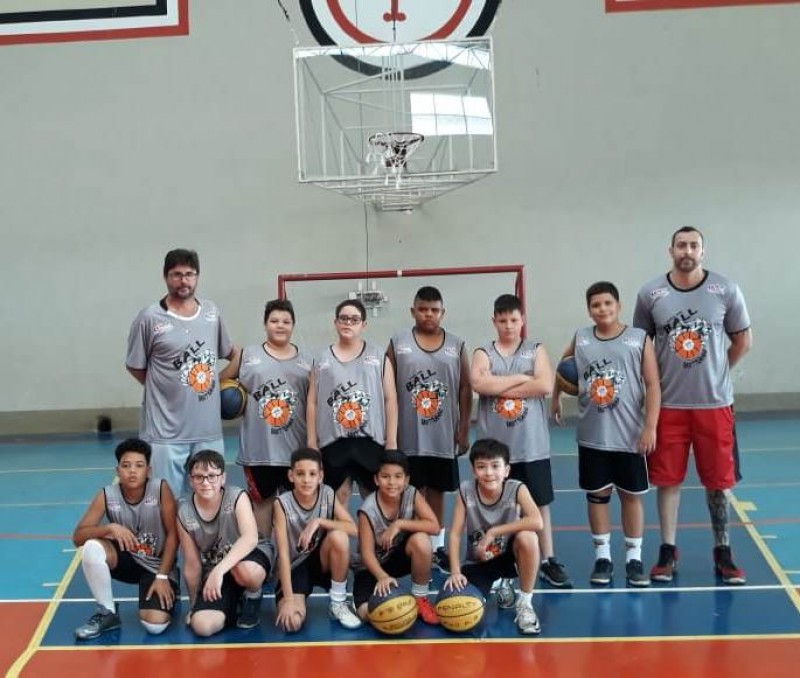 Sub-12 masculino perde amistoso contra Birigui