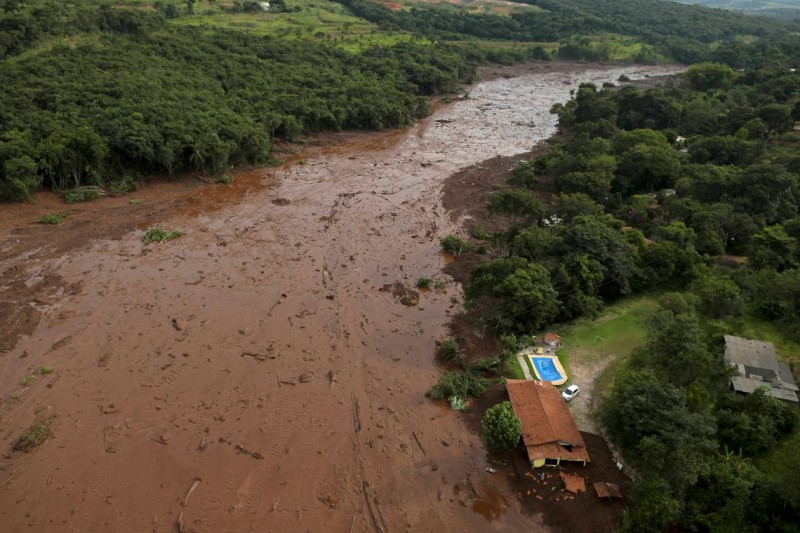 Mais um corpo é encontrado nos destroços da barragem em Brumadinho