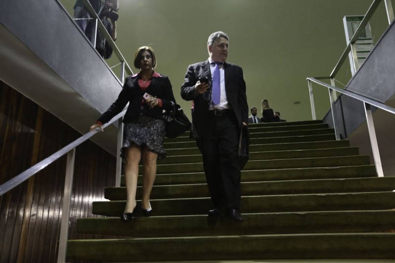 MP prende Garotinho e Rosinha, ex-governadores do Rio