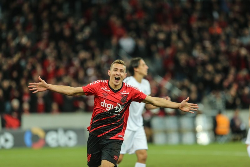 Athletico Paranaense vence e vai à final da Copa do Brasil