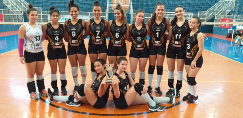 Vôlei Feminino vence partidas em Assis