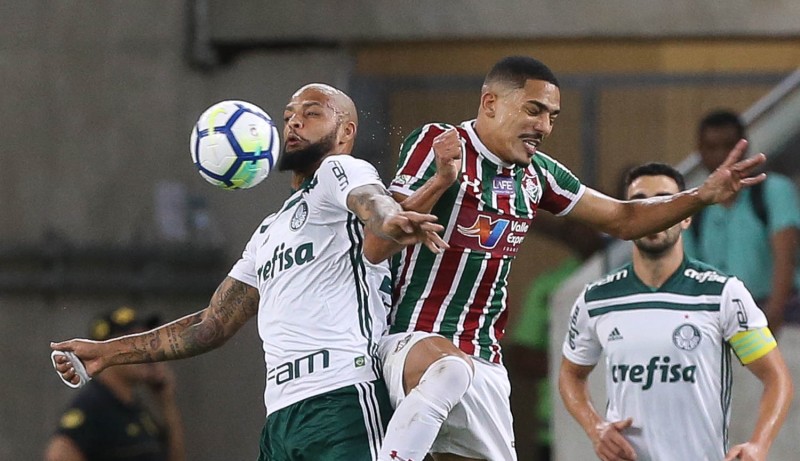 Palmeiras bate Fluminense e encosta nos líderes do Brasileirão