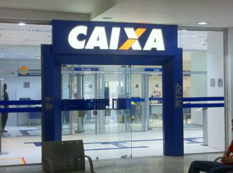 Caixa estende horário de atendimento amanhã e abre no sábado