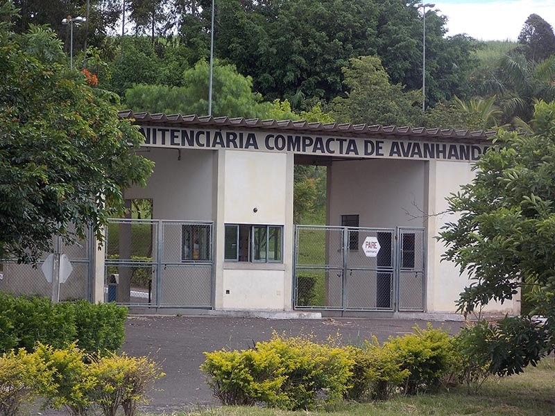 Mulher é presa com maconha em penitenciária