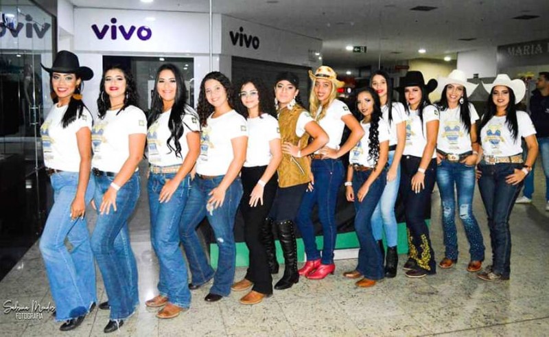 Escolha da Rainha do Rodeio será em baile aberto na praça Carlos Sampaio