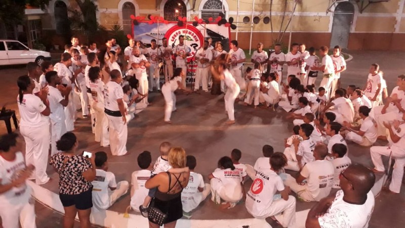 Capoeiristas locais participam de encontro regional