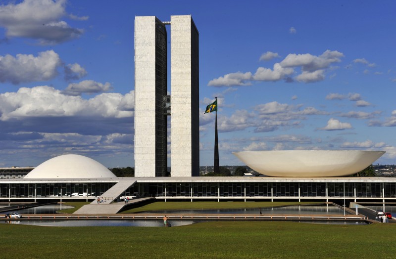 Comissão da Câmara aprova projeto que muda carreira de militares