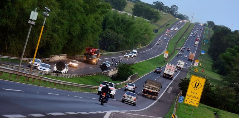 Rodovias da região ganham radares para identificação de placas