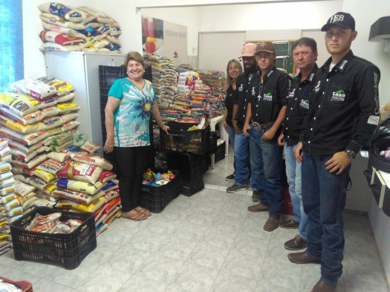 Fundo Social arrecada 5 mil quilos de alimentos no 2º Penápolis Country Rodeo