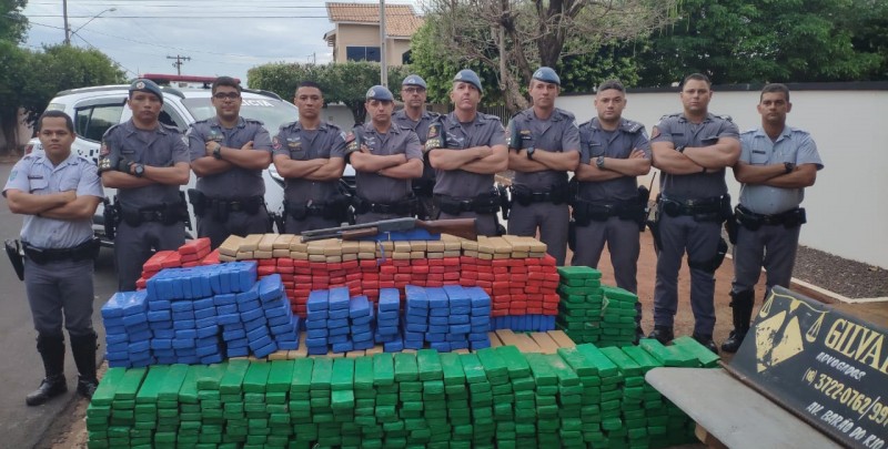 PM apreende uma tonelada de maconha que era “escoltada” por policiais da capital