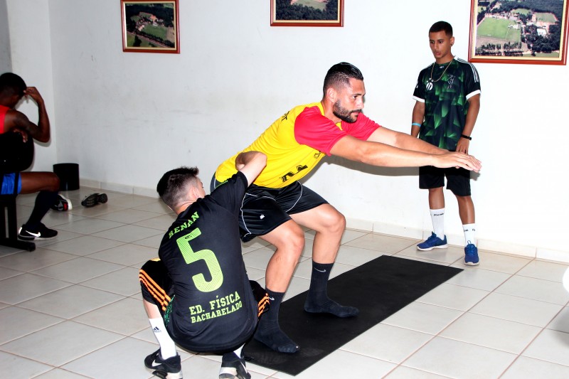 Jogadores do Penapolense passam por avaliação física