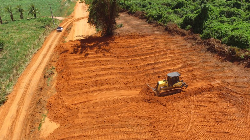 Estrada rural de acesso ao Colégio Agrícola recebe melhorias