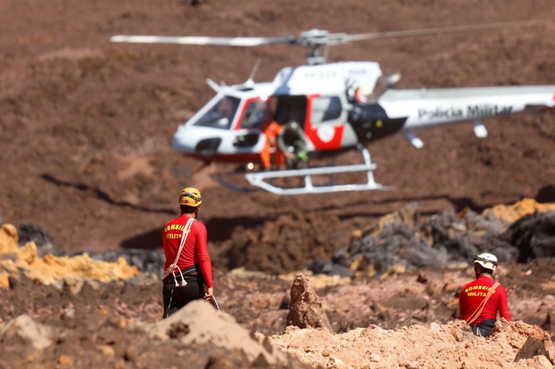 Bombeiros localizam mais um corpo nas buscas em Brumadinho