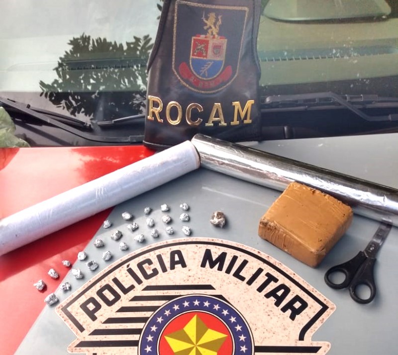 Rocam prende desempregado com entorpecentes em imóvel