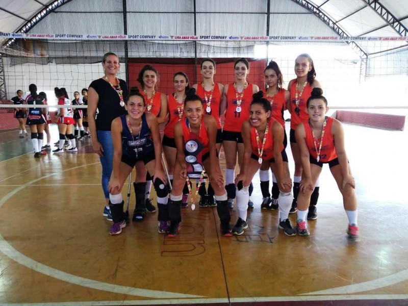 Vôlei Feminino sub-20 é vice-campeão da Liga Amar