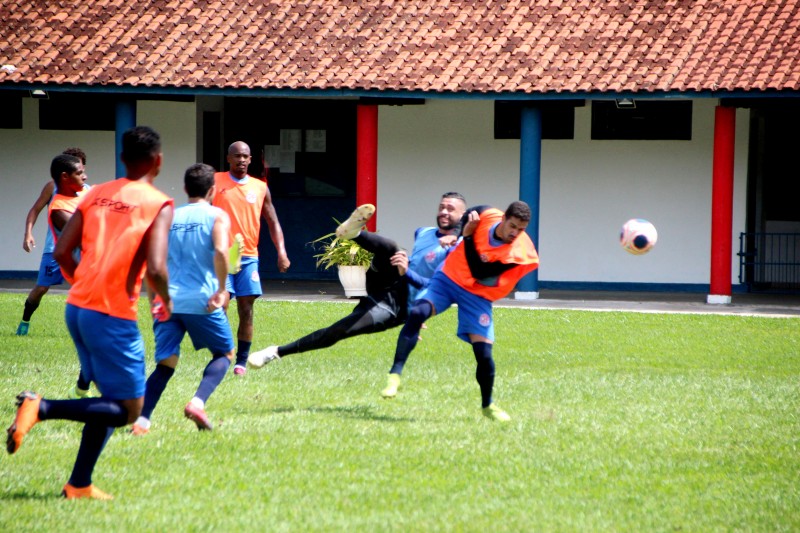 Penapolense encerra preparação com treino recreativo