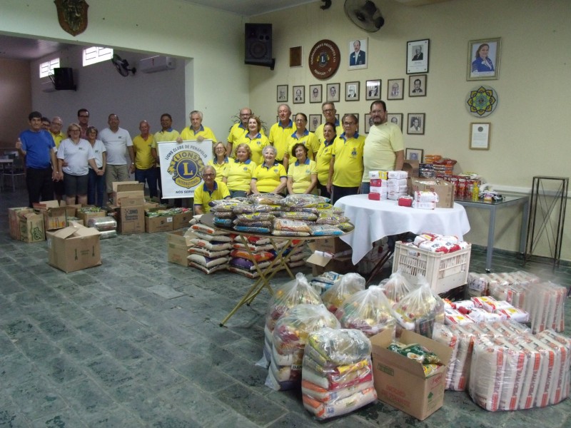 Campanha do Lions arrecada quase 3 toneladas de alimentos