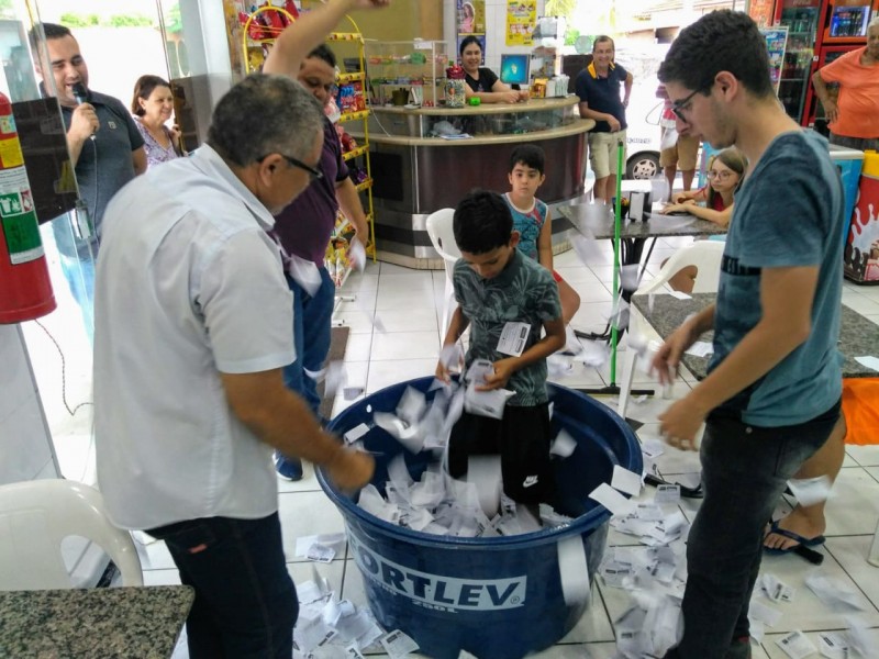Panificadora Center Pão realiza sorteio de bicicletas a clientes