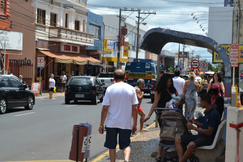 Atendimento de supermercados, repartições e comércio alteram neste fim de ano