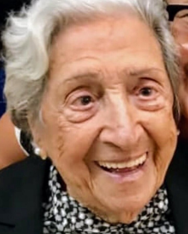 Falece, aos 99 anos, professora Emilia Aniceto Rossi