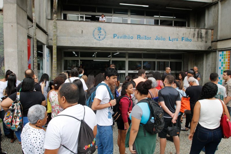 MEC suspende início das inscrições para o Prouni