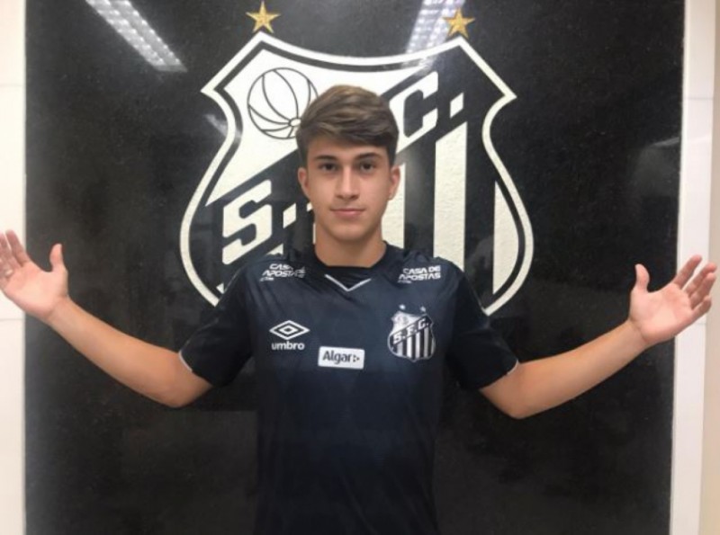 Santos acerta renovação com o penapolense Pirani