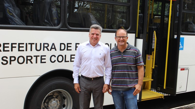 Prefeitura adquire novo ônibus para o Transporte Coletivo