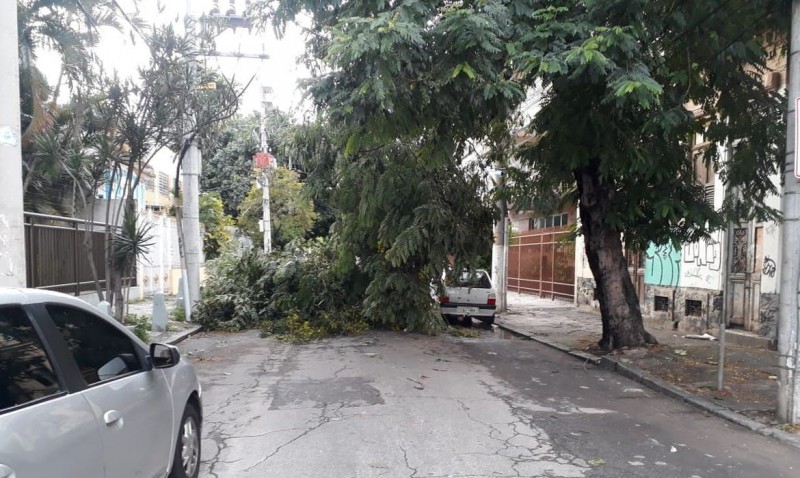 Lojistas calculam prejuízo de R$ 40 milhões com chuvas no Rio