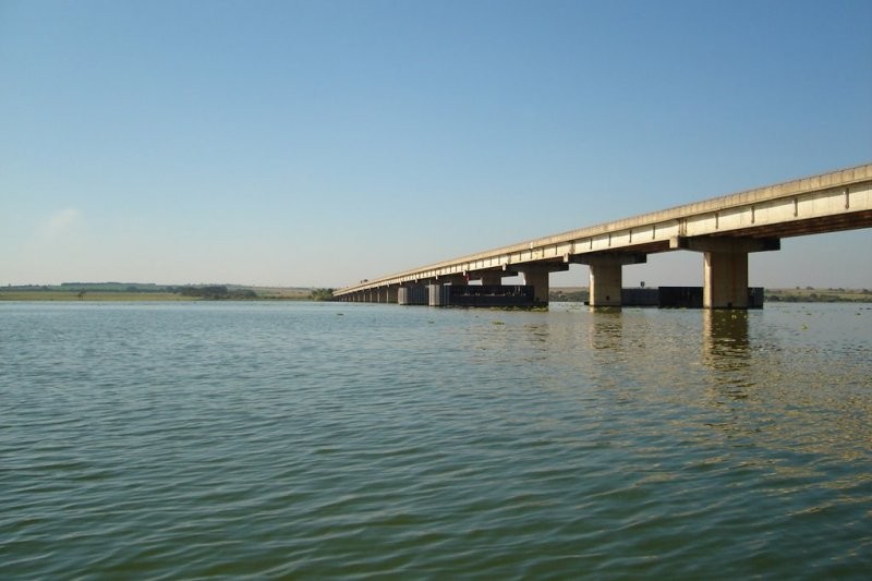 Obras para ampliação do vão de navegação em ponte prosseguem