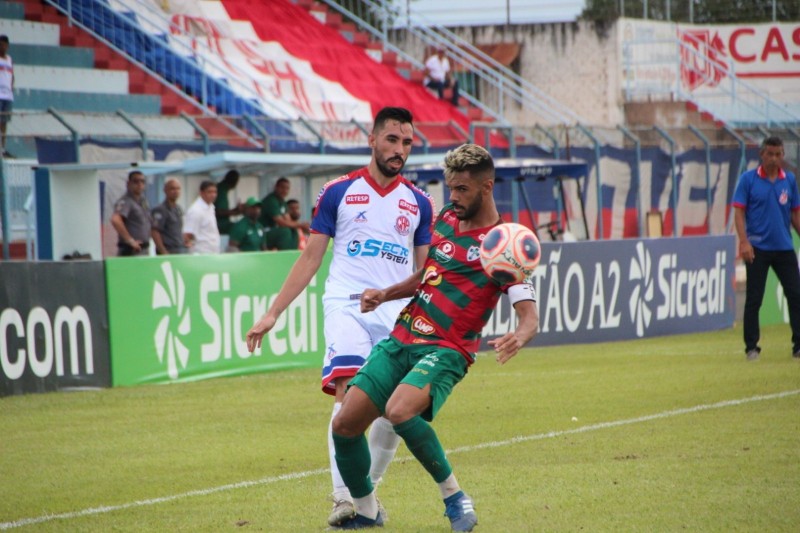 Penapolense perde da Portuguesa com gol no finalzinho do jogo