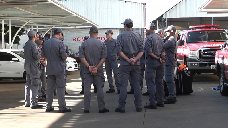 21 bombeiros da região integram operação de resgate na Baixada Santista