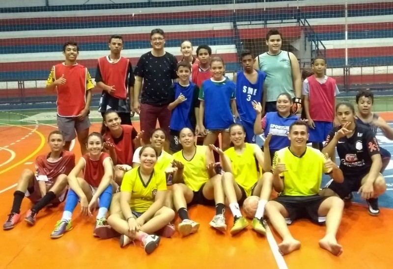 Secretaria de Esportes oferece escolinhas de futsal masculino e feminino