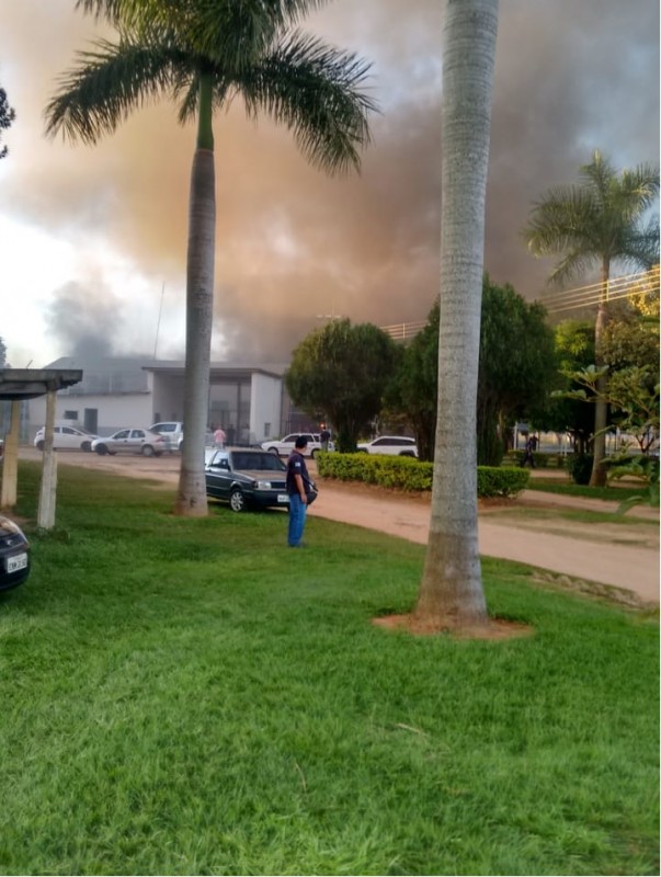 Presos no semiaberto em Mirandópolis fazem rebelião