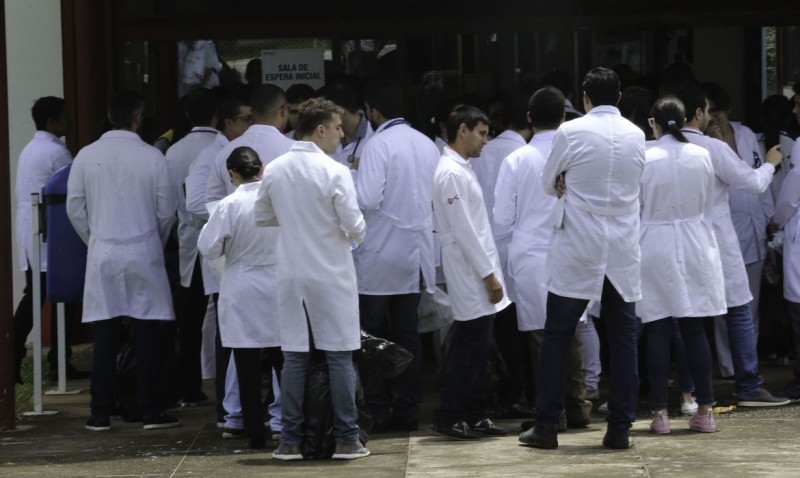 Estudantes da área de saúde vão poder atuar no combate ao Covid-19