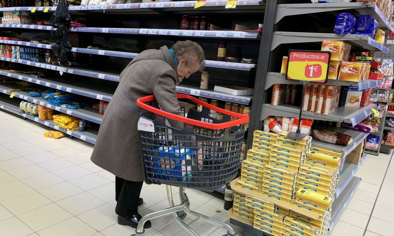Mortes por coronavírus na Espanha passam de 1.700