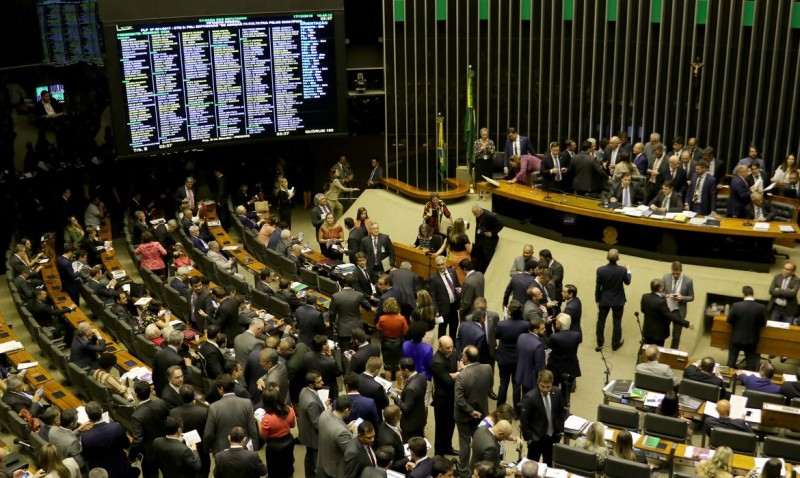 Câmara adia pagamento de contribuição previdenciária de empresas