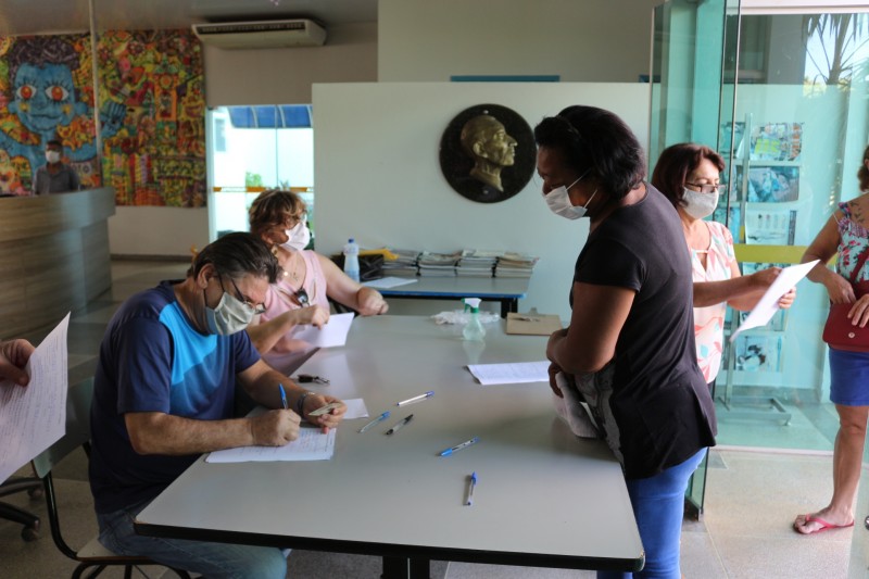 Prefeitura cadastra famílias para entrega de cestas básicas