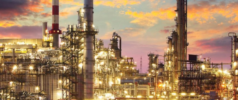 Preços do petróleo colapsam nos EUA e fecham em nível negativo