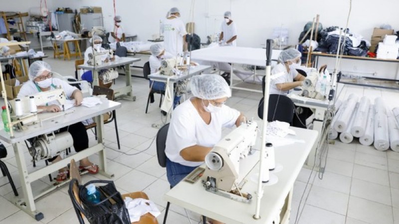 Cooperativa de costura de Rio Preto confecciona máscaras para funcionários da Saúde