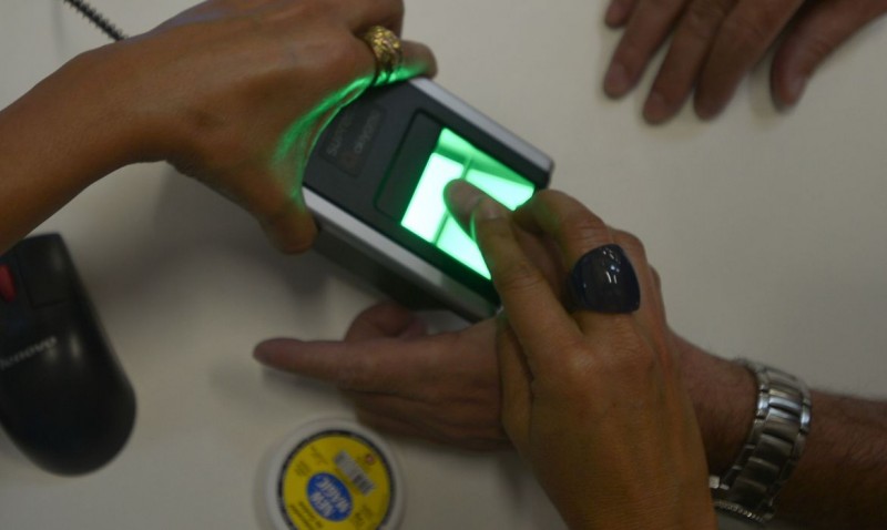 Justiça Eleitoral de SP suspende cancelamento de títulos sem biometria