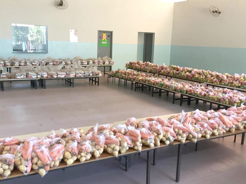 Prefeitura inicia entrega dos kits de alimentação para alunos da rede municipal