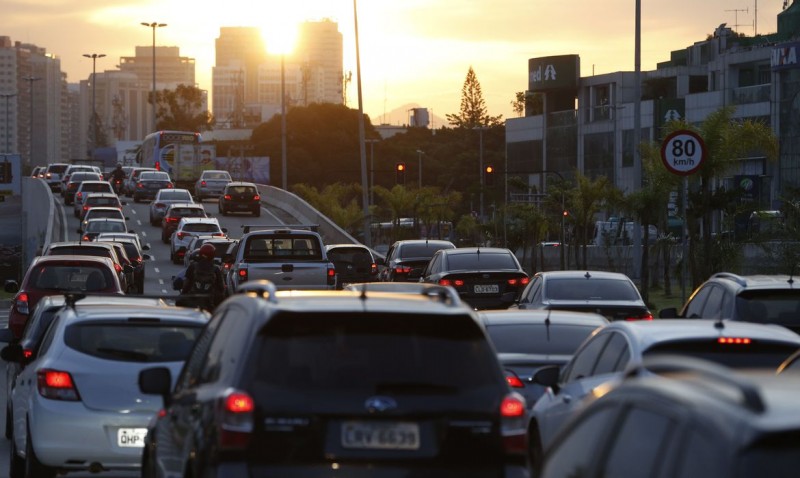 Prefeitura de SP fará bloqueios de avenidas para aumentar isolamento