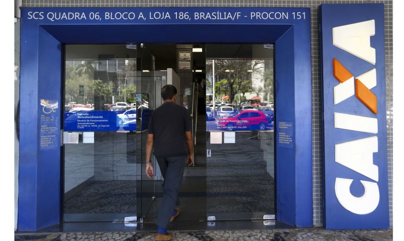 Caixa abre duas horas mais cedo a partir de hoje