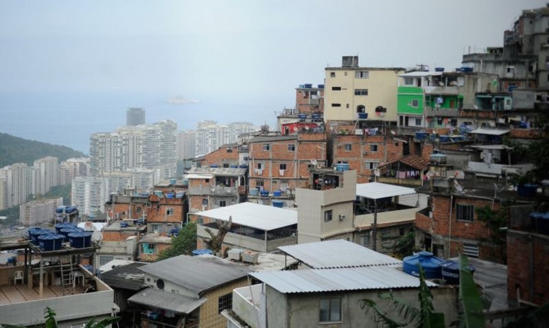 Maioria dos brasileiros mora em casa e é dona do imóvel, mostra IBGE